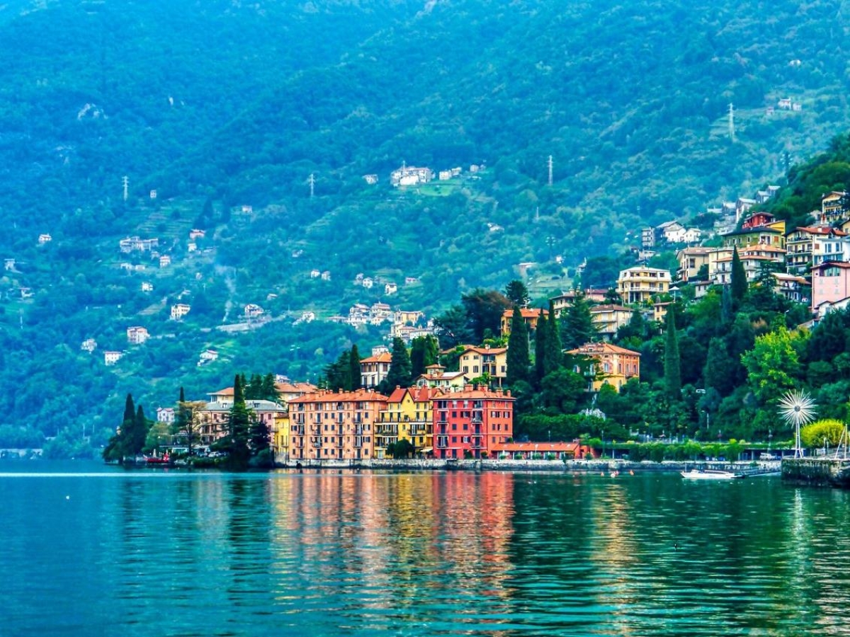 Laghi lombardi, qui l'estate sembra infinita: da Bellagio a Sirmione la «bassa stagione» piace sempre di più