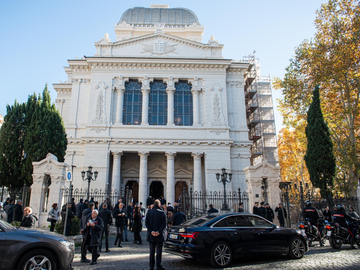 L'antisemitismo in Italia cresce, più 10% di atti di odio che nel 2024: discriminazioni e aggressioni, insulti sui social