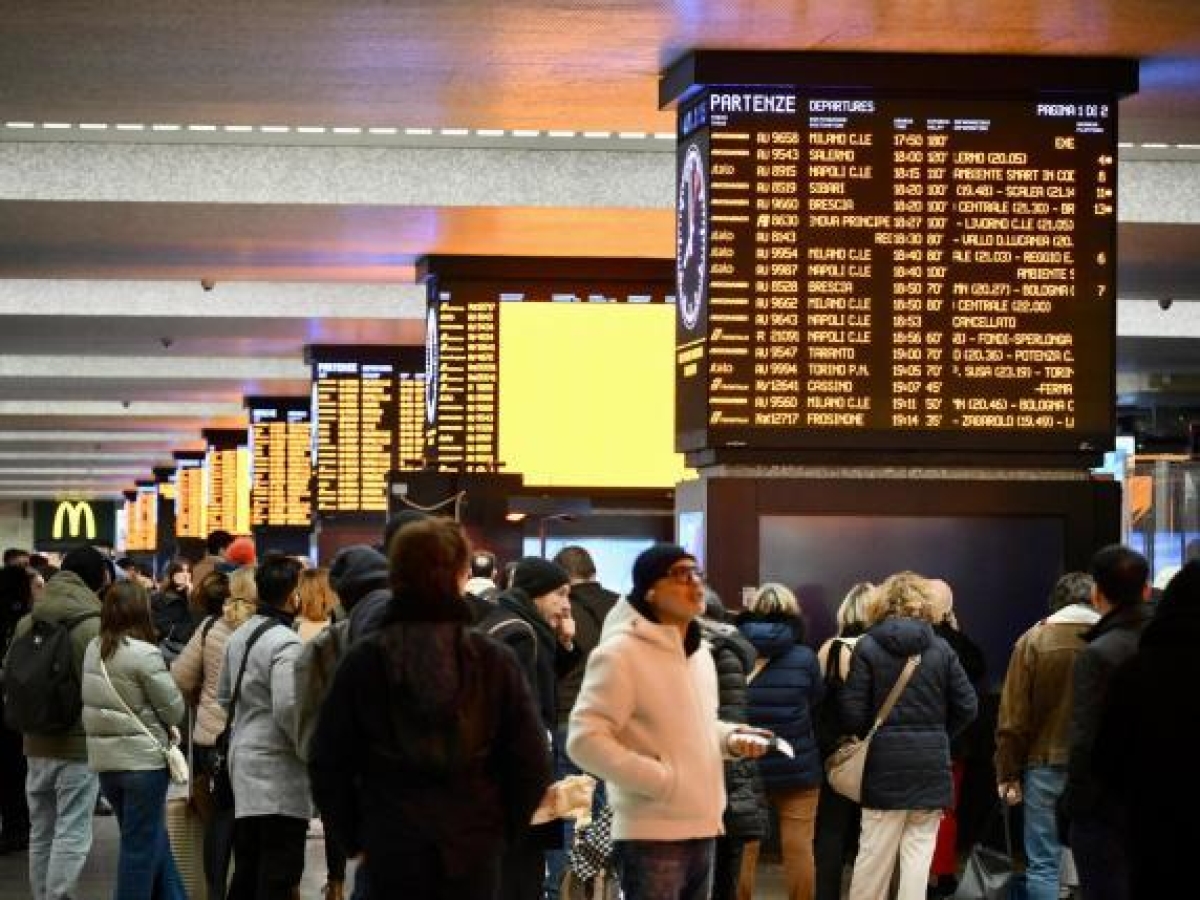 Stazione Termini, ritardi fino a tre ore per treni Alta Velocità in direzione Napoli e Milano