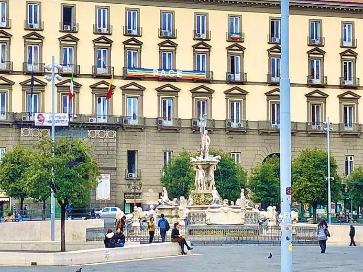 Comune di Napoli, al via domande per 800 tirocini sociali da 600 euro per persone tra i 16 e i 59 anni