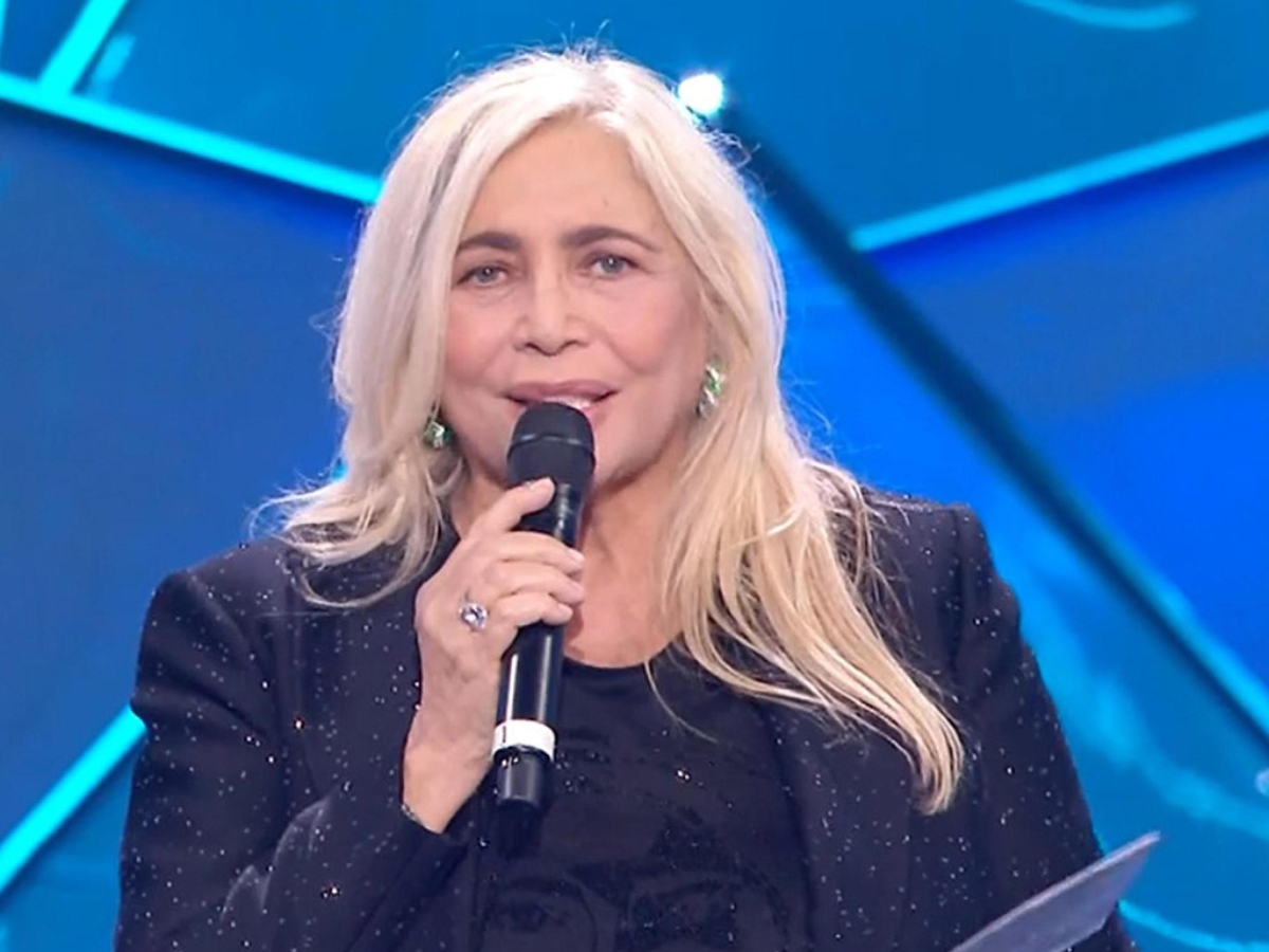 «Domenica in» fra i ricordi di Sanremo punta sulla nostalgia