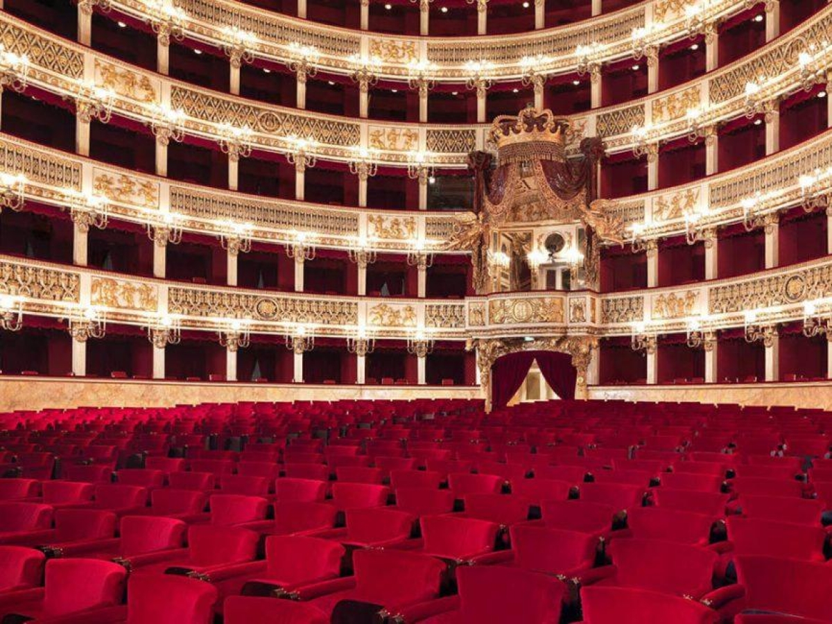 Il San Carlo e la scelta del sovrintendente, De Luca: «Non si poteva più aspettare». Ma Manfredi impugnerà l'eventuale nomina