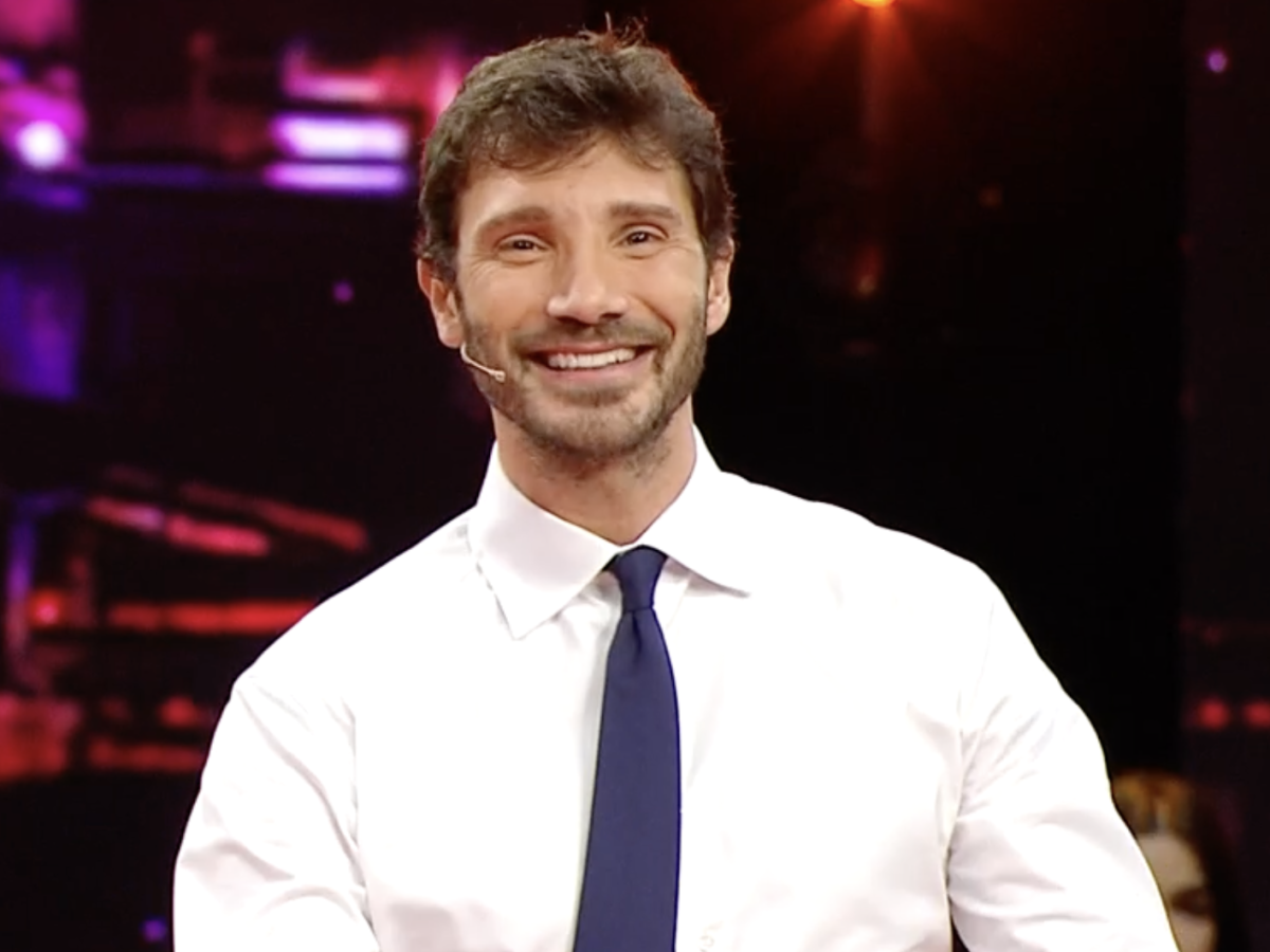 Palinsesti Rai: torna Benigni. Si riparte da De Martino e Conti (e Alberto Angela è "trino"). Saltano Perego e Ventura Palinsesti Rai: torna Benigni. Si riparte da De Martino e Conti (e Alberto Angela è "trino"). Saltano Perego e Ventura