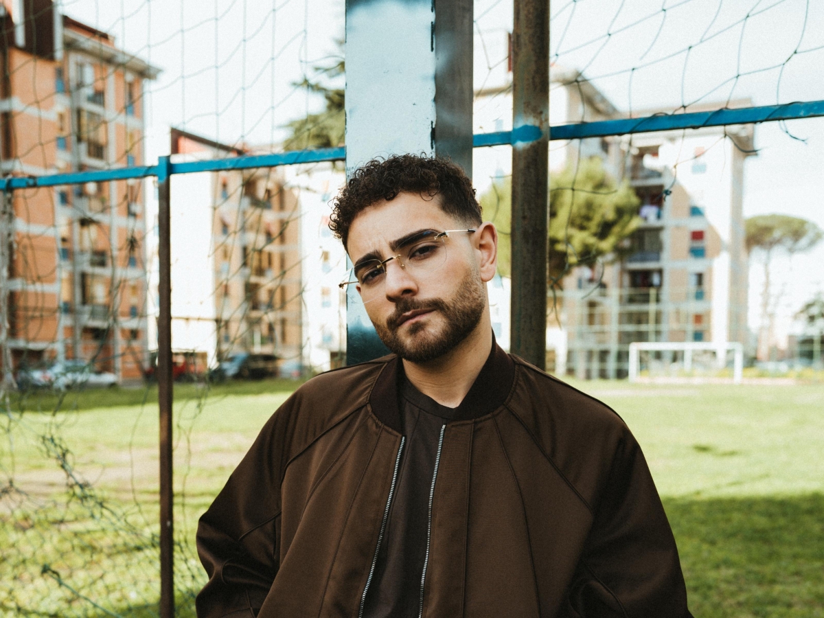 Rocco Hunt: «Racconto la mia maturità e faccio cantare in napoletano anche Irama»