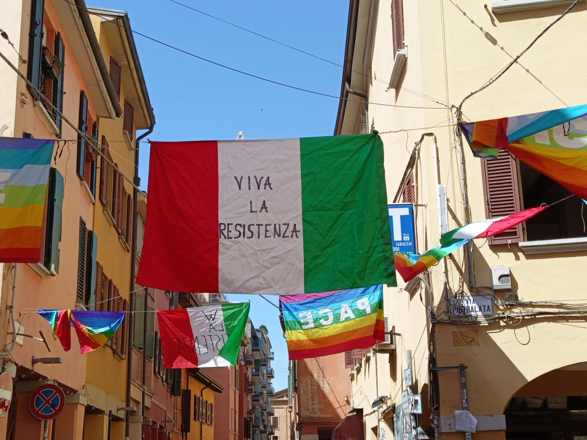 Il 25 aprile con il lutto nazionale, a Bologna confermati gli eventi per gli 80 anni dalla Liberazione: «Ricorderemo la figura di Papa Francesco»