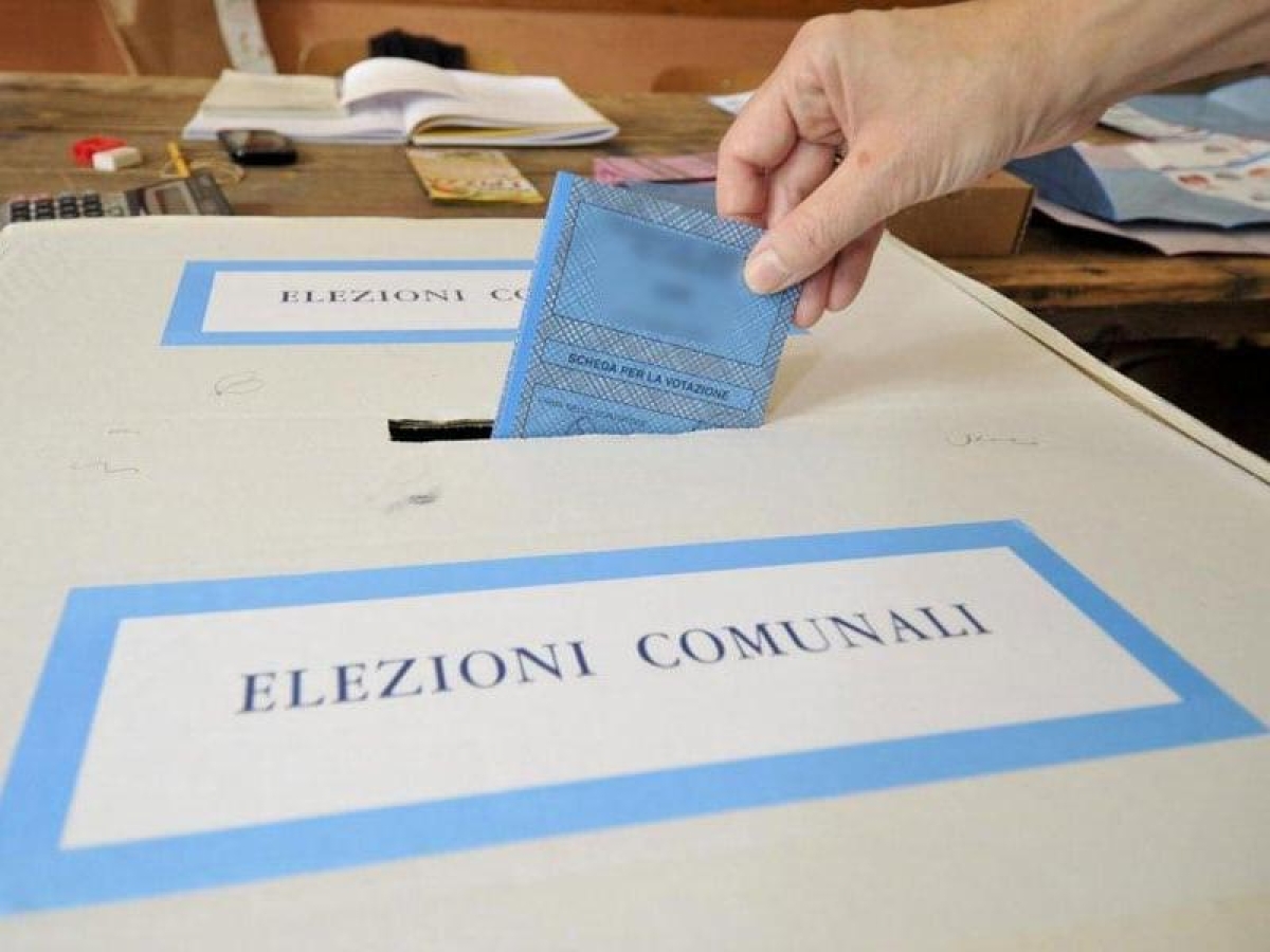 Taranto si prepara al voto, chiuse le liste: in sei corrono per la poltrona di sindaco, escluso un candidato