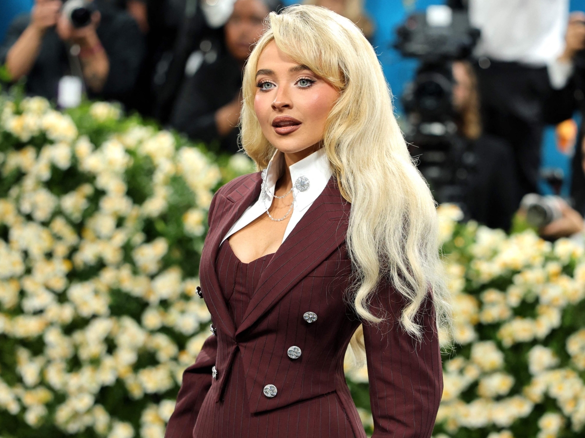 Sabrina Carpenter contro Trump: «Non usi la mia musica per i suoi piani disumani»