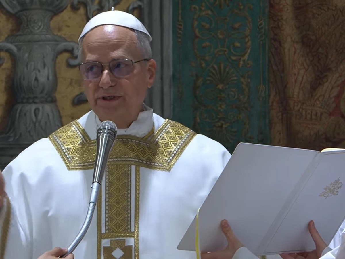 Leone XIV e il messaggio ai potenti: «Chi ha autorità si faccia piccolo» L Leone XIV e il messaggio ai potenti: «Chi ha autorità si faccia piccolo» L