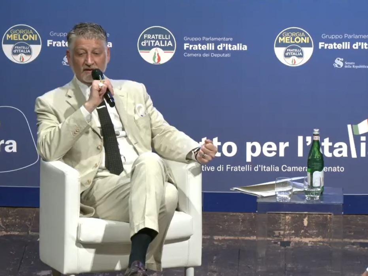 Il ministro della Cultura Giuli a Firenze attacca Elio Germano e Tomaso Montanari: «Una minoranza rumorosa...»