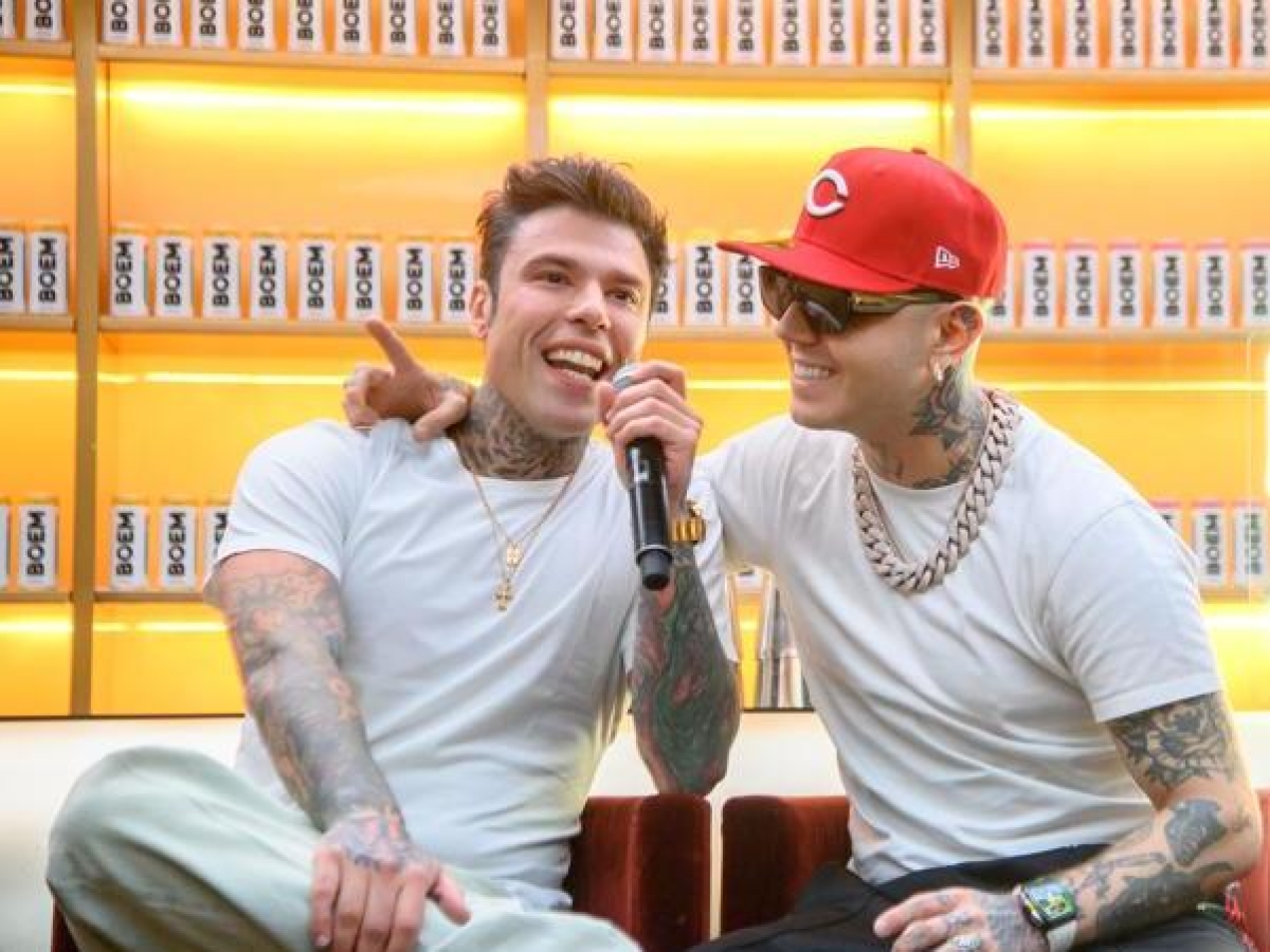 A Milano Fedez e Lazza lanciano i «Chillin'guiti»: «Saranno luoghi d'incontro per la Gen Z»