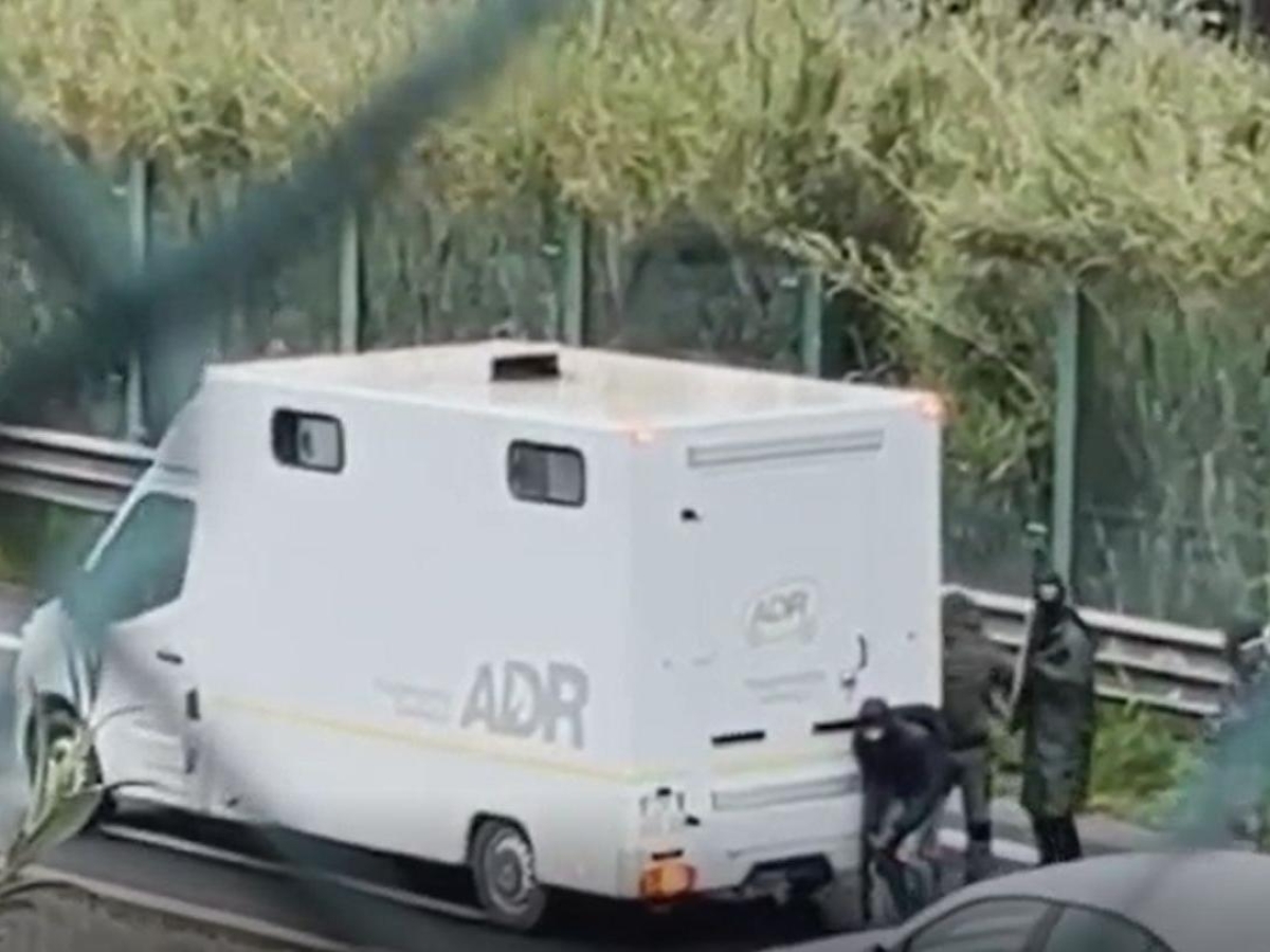Assalto ai portavalori a Livorno, chi sono i componenti della banda sarda: coltivatori per finta, base toscana, traditi da un «bigliettino» dimenticato