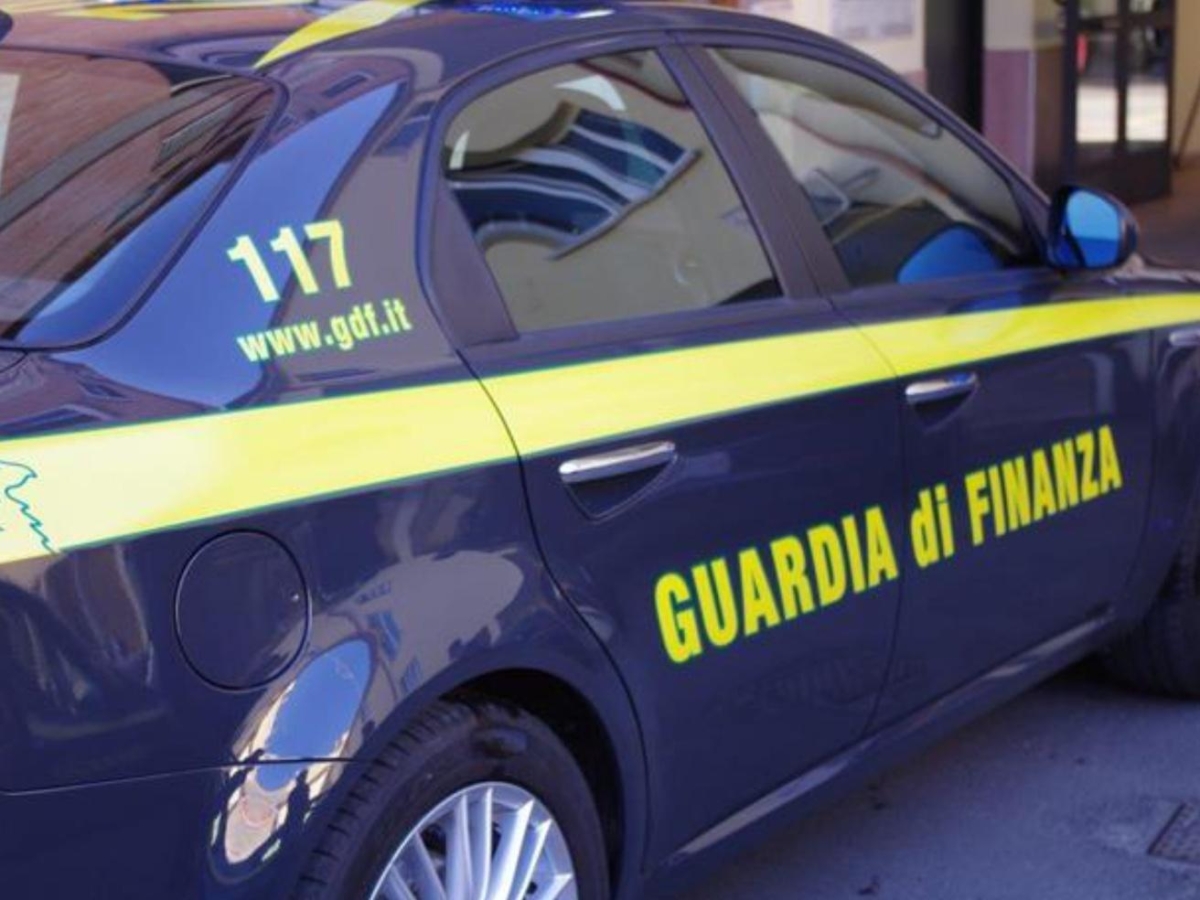 perquisizioni nella sede del garante della privacy il presidente stanzione e gli altri membri indagati per peculato e corruzione