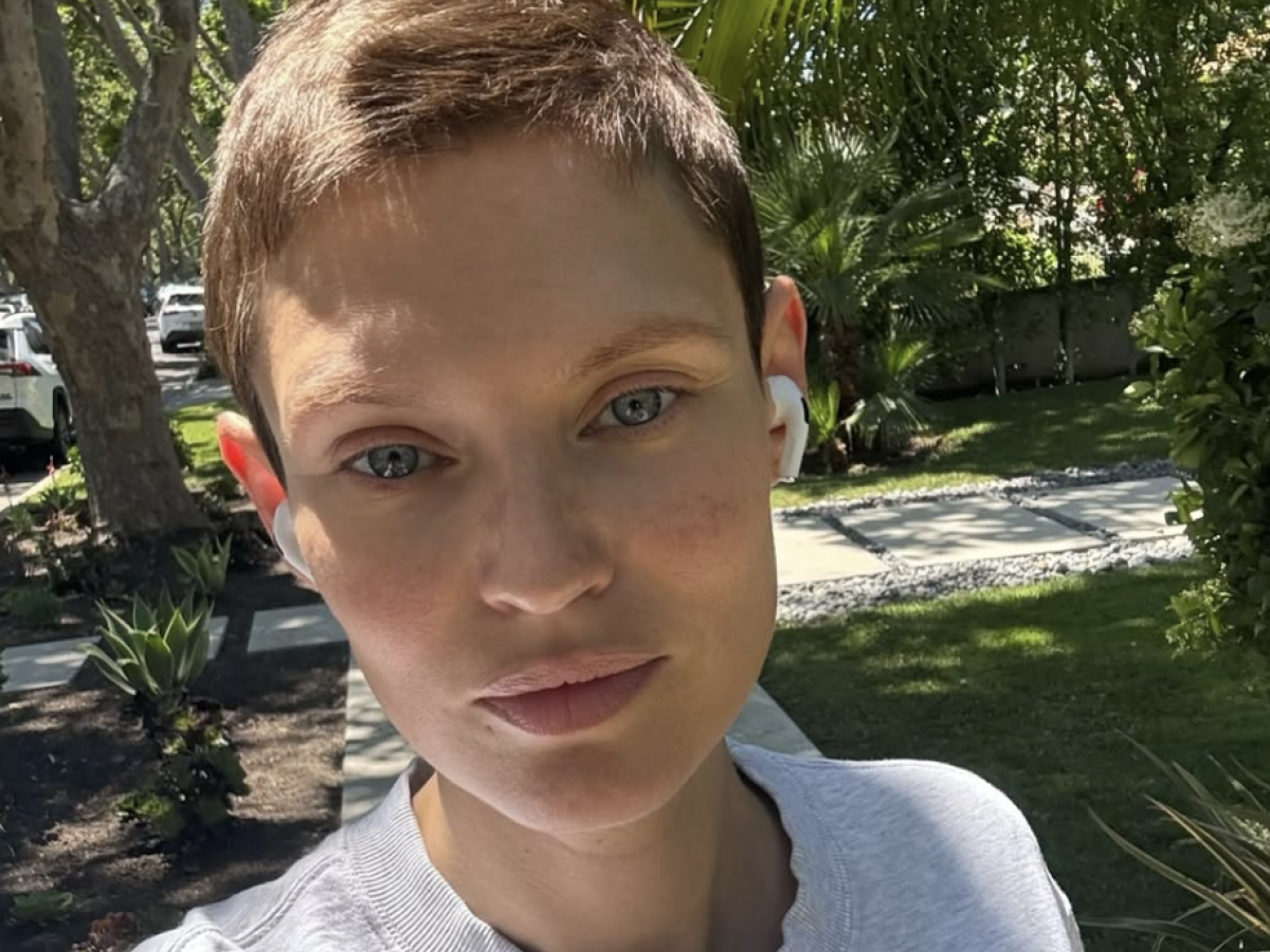 Bianca Balti: «A settembre pensavo che sarei morta, poi che la mia carriera fosse finita per sempre e ora sono sulla copertina di Vogue. Datemi un pizzicotto...sono troppo fortunata!»