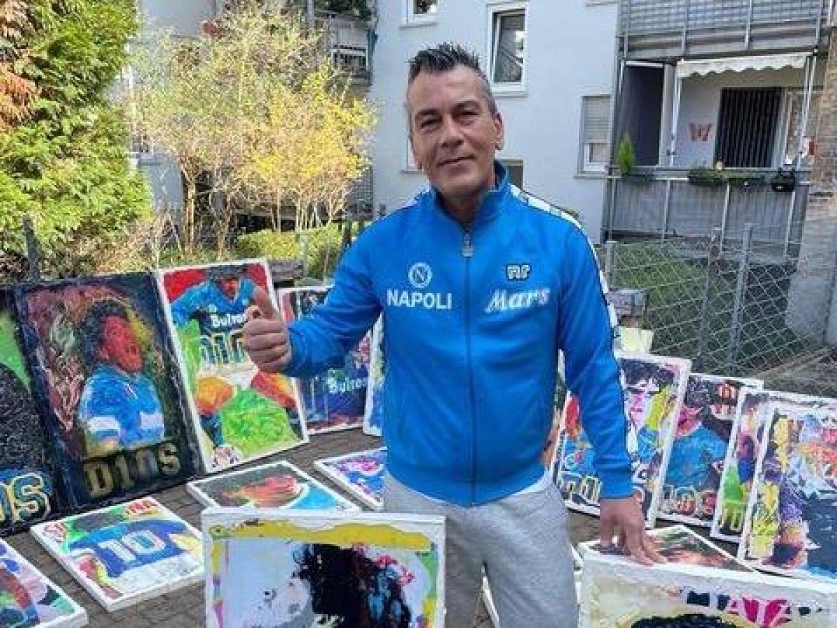 Napoli, una statua di sei metri per Maradona ai Quartieri Spagnoli