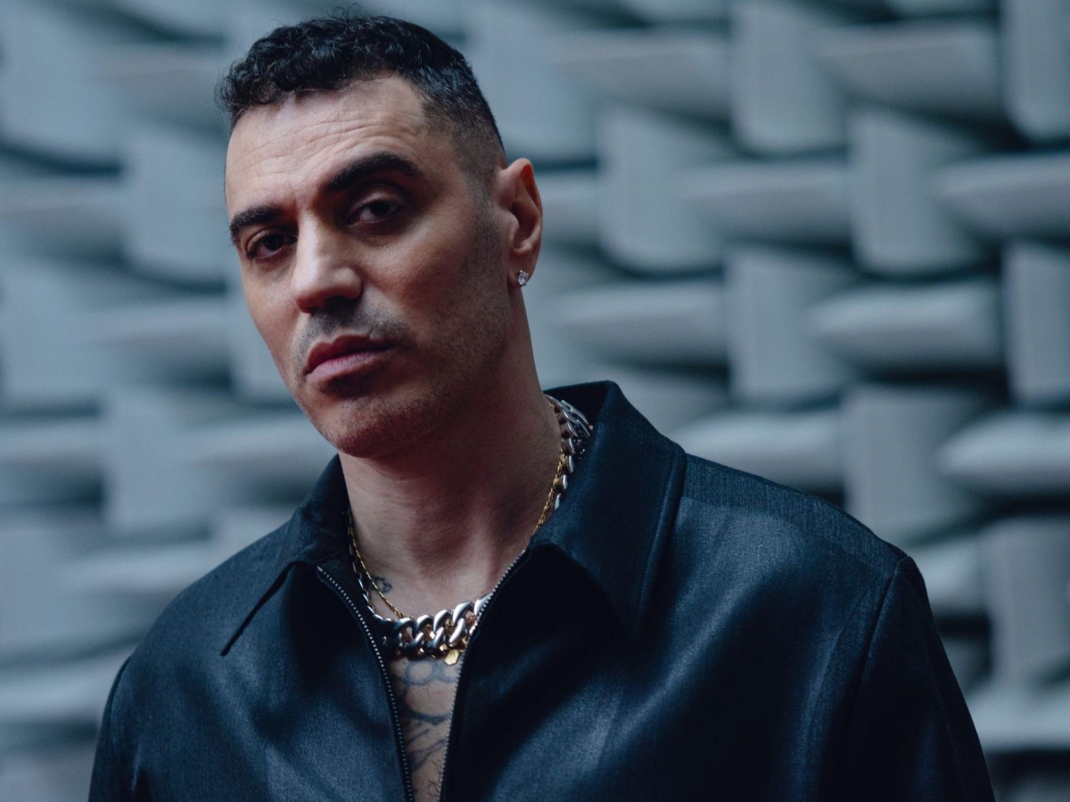 Marracash: «Nel mio show il contrasto fra l'uomo Fabio e il rapper. Un concerto multistrato che guarda al cinema»