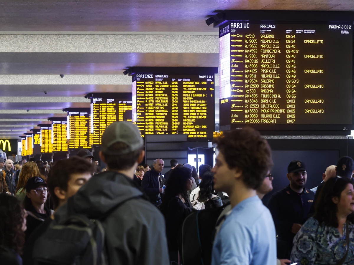 Treni Av e Regionali, circolazione rallentata nel nodo di Roma per un inconveniente tecnico alla linea: ritardi fino a 80 minuti