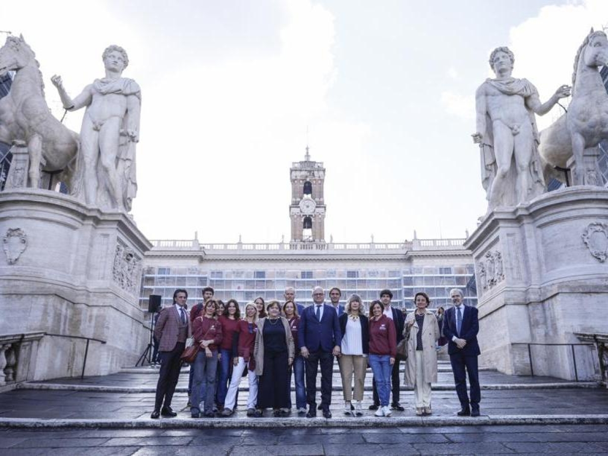 Roma, i Dioscuri tornano in Campidoglio dopo 8 mesi: il restauro delle colossali sculture è costato 270 mila euro