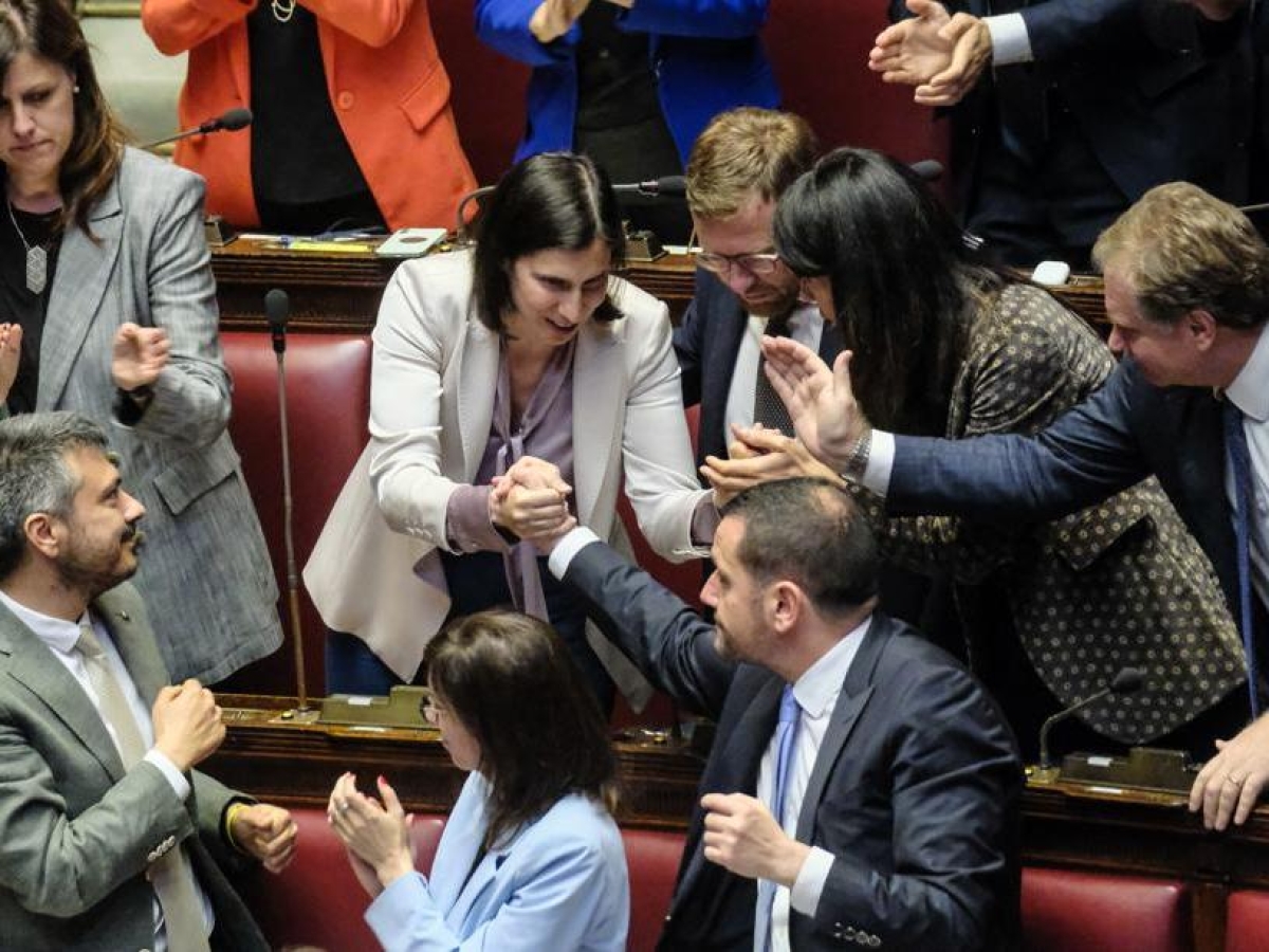 Elly Schlein: «Meloni ponte tra Usa ed Europa? Solidità zero, come quello di Salvini. E condanni nettamente Netanyahu»