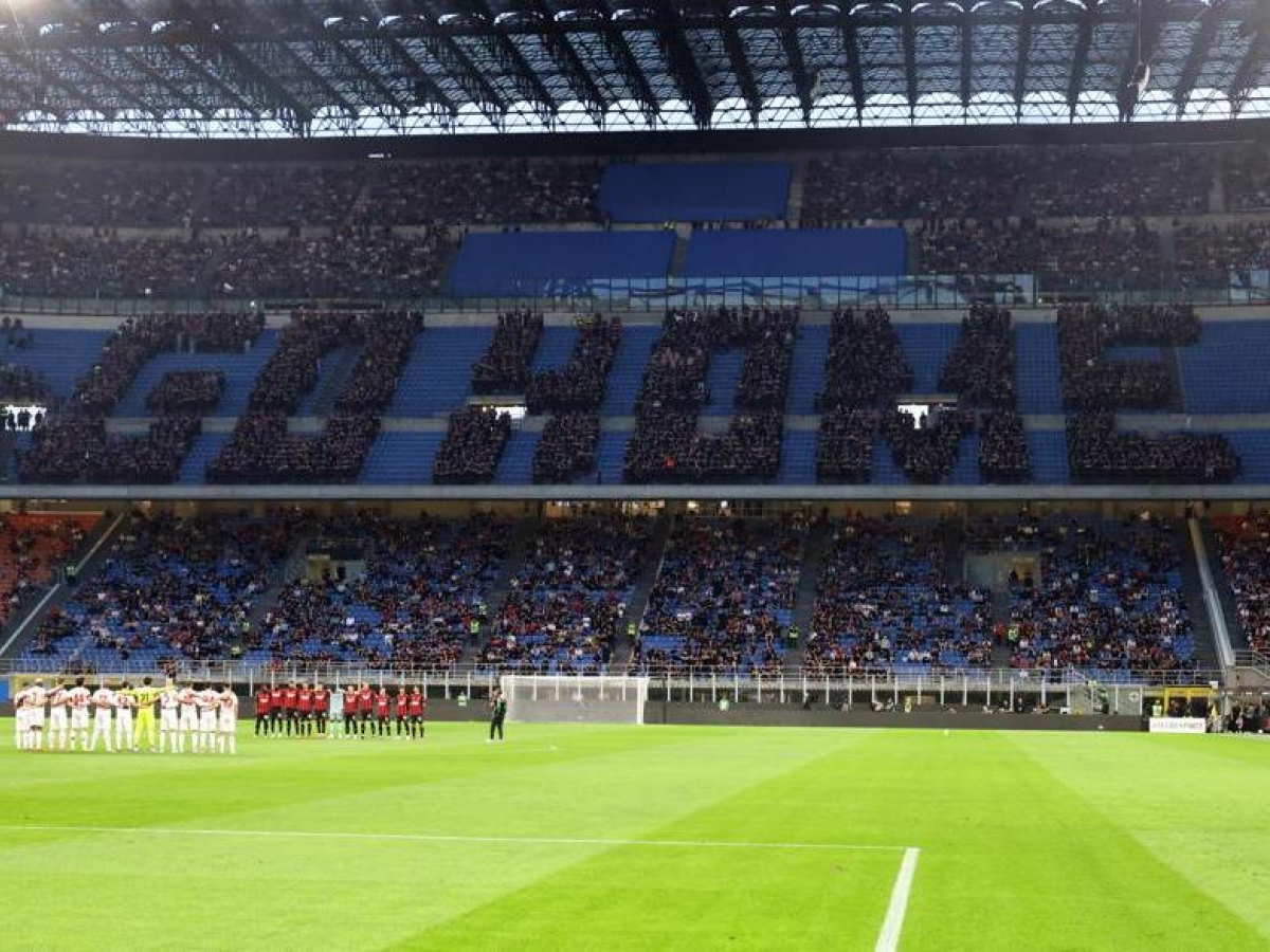 «Liberateci, andate a casa». Milan, maxi contestazione dei tifosi contro Cardinale. E al 15' la curva lascia lo stadio