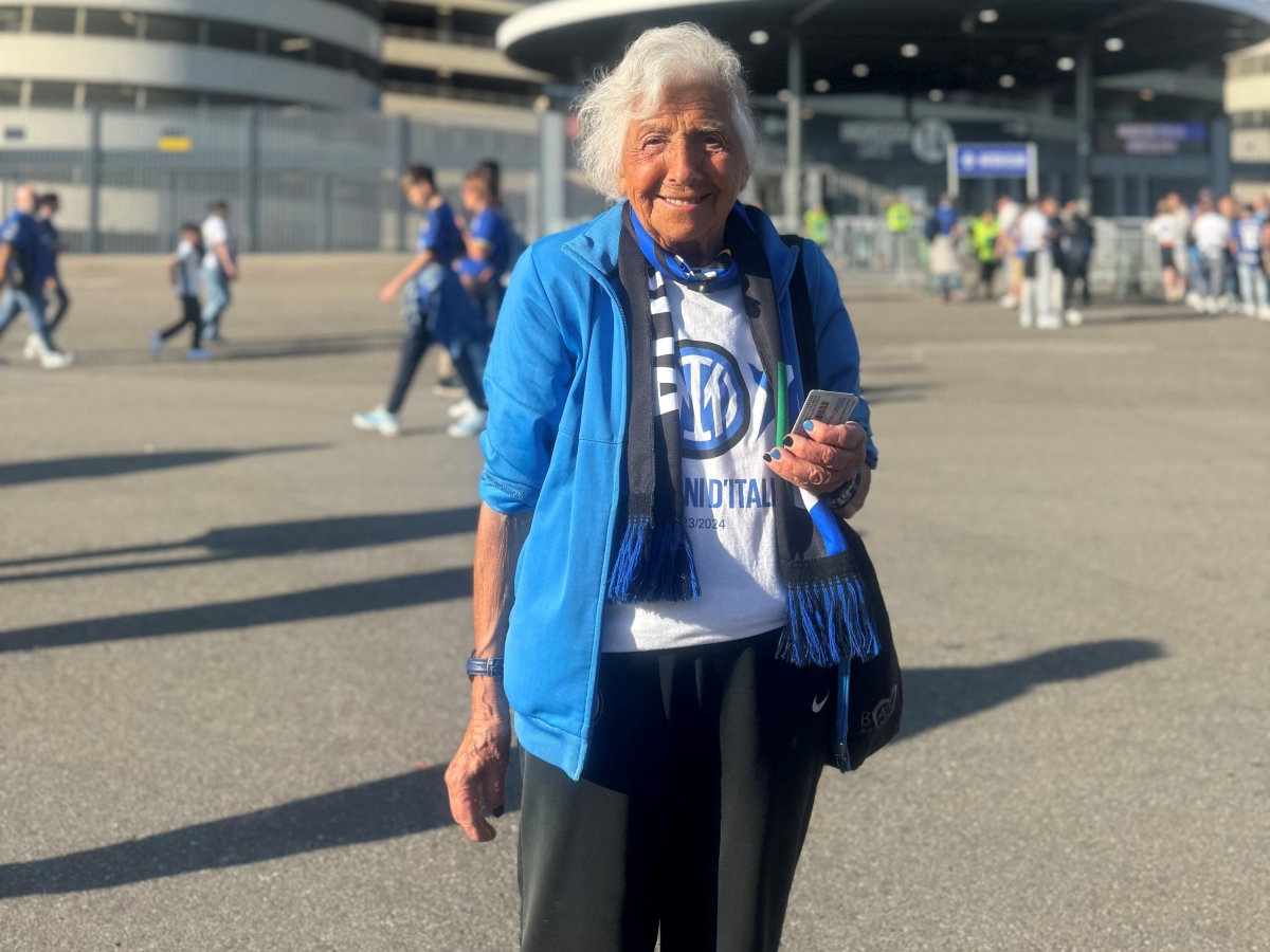 Giancarla, 89 anni tifosa dell'Inter: «A San Siro dal '62 con mio marito morto di Sla. Mi disse. "Vai anche da sola", col Psg la sentirò alla radio»