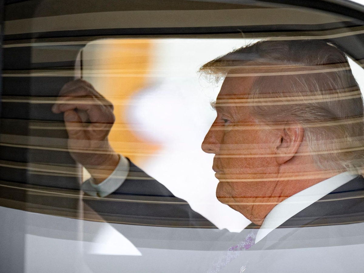 Trump grazia 25 condannati: dal gangster, al corrotto, all'evasore (e molti sono suoi finanziatori)