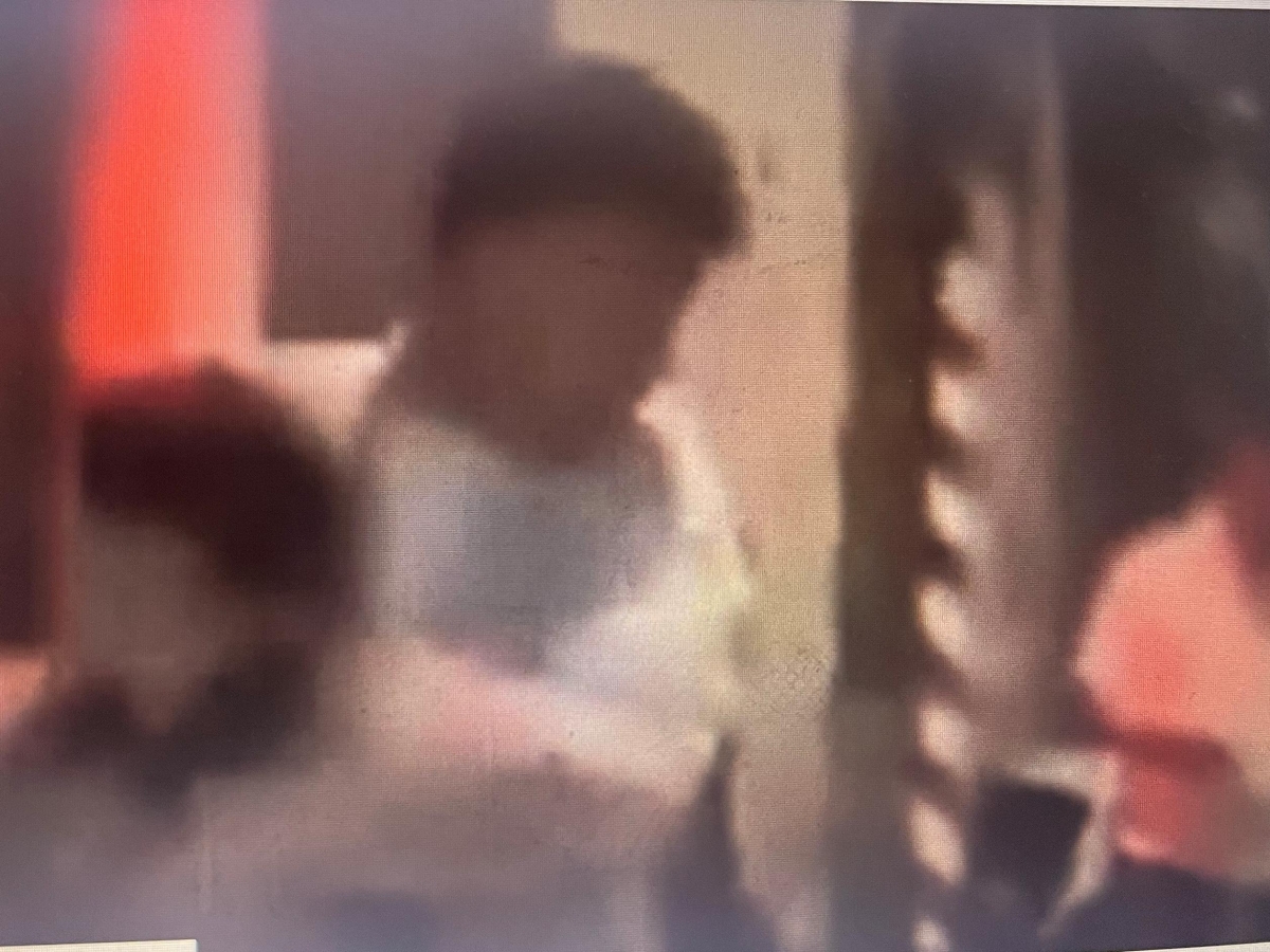 Piazzale delle Provincie, tre trans aggredite da una gang: «Calci e pugni, è stato terribile»