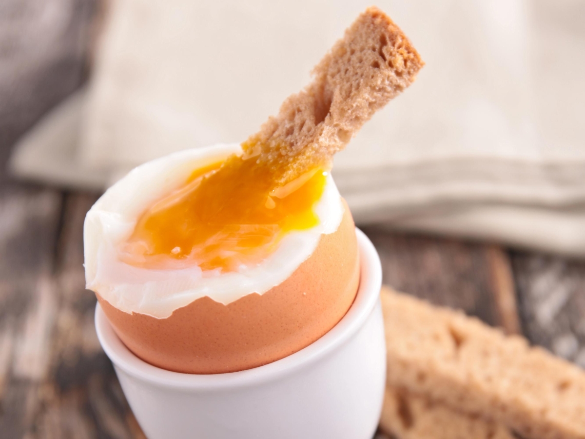 Eggs & Cholesterol: How Many Can You Eat? – Latest Research