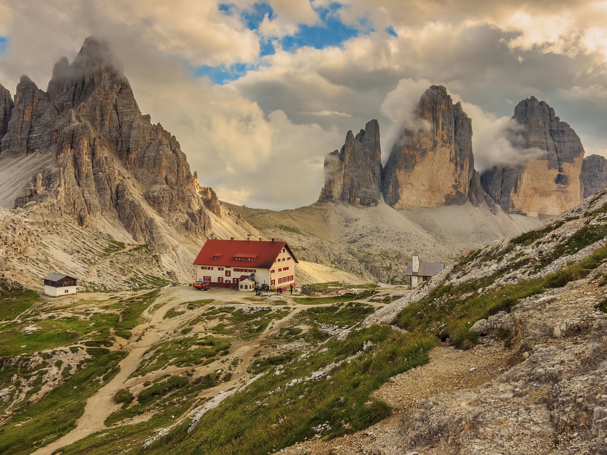 Stop ai posti letto turistici, i costruttori non ci stanno: «Un errore fermare tutto»