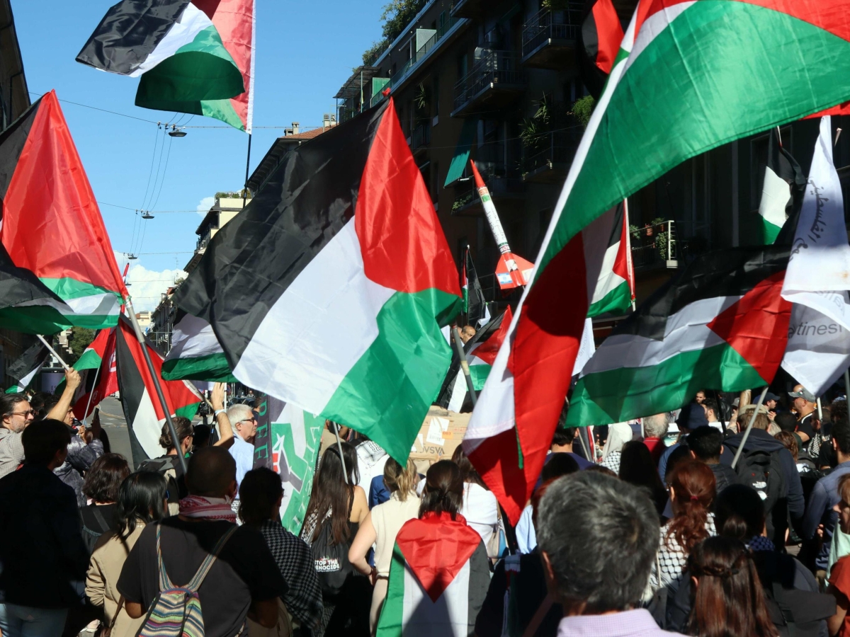 A Roma la manifestazione per il cessate il fuoco a Gaza: partito il corteo. Schlein: «In piazza l A Roma la manifestazione per il cessate il fuoco a Gaza: partito il corteo. Schlein: «In piazza l