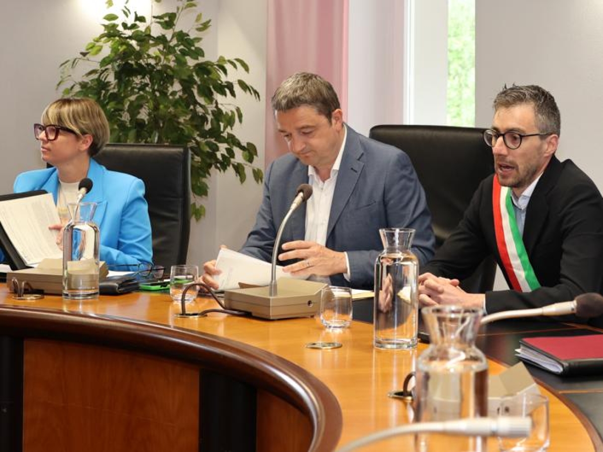 La linea del governatore Fugatti sul referendum: «Non andrò a votare, i tempi per la cittadinanza non vanno abbassati»