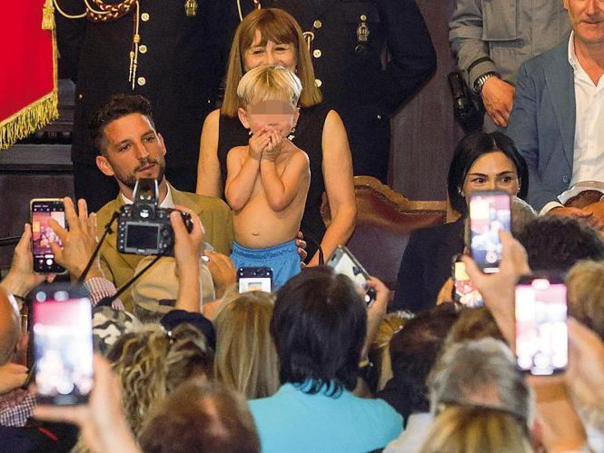 Dries Mertens, napoletano onorario: «Felice dello Scudetto e a Napoli nascerà mia figlia»