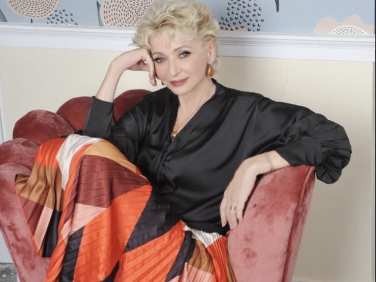 Enrica Bonaccorti: «Ho divorziato dopo due anni, lui è uscito e non è più tornato, lasciandomi con una bambina di 11 mesi. Ho buttato via tutto del mio matrimonio, anche l'abito da sposa»