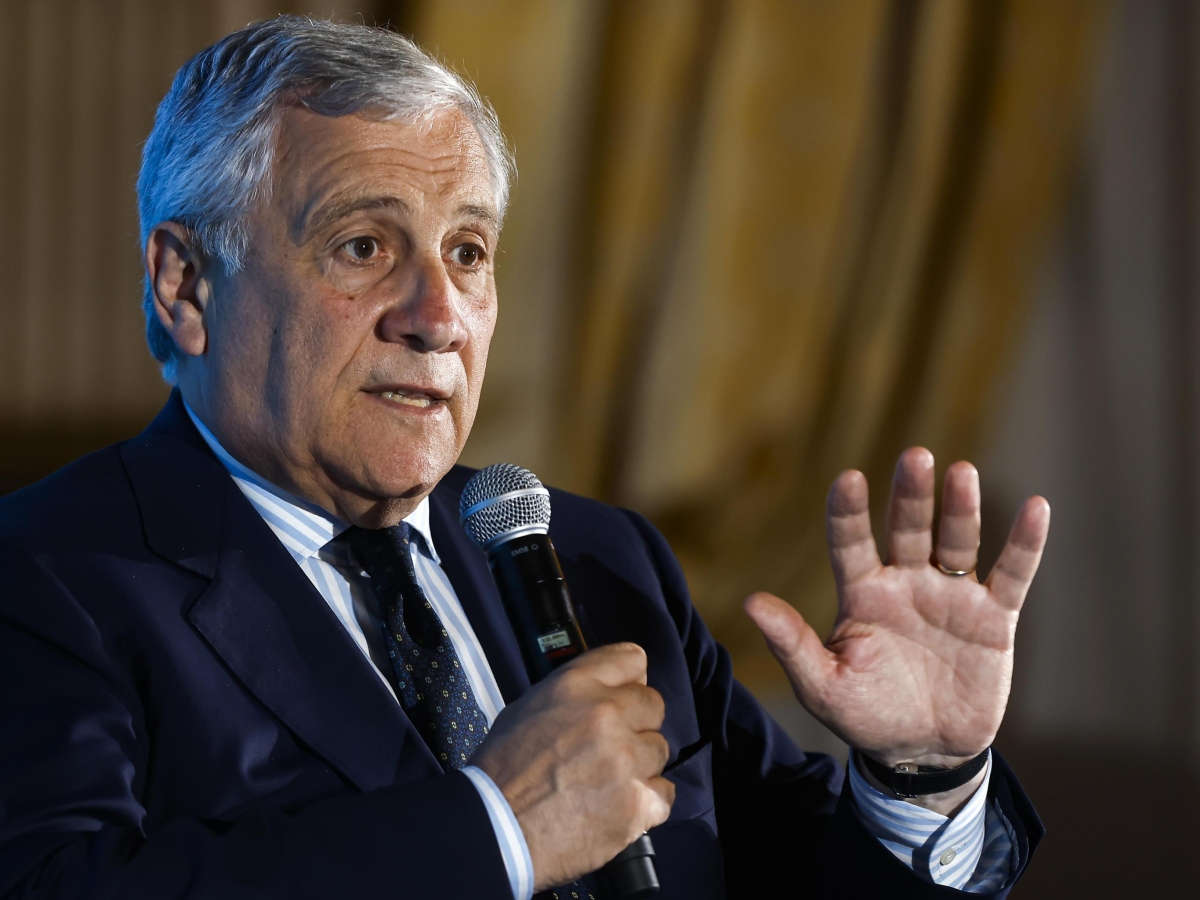 Tajani e le dichiarazioni sul terzo mandato: «Anche Mussolini e Hitler avevano vinto le elezioni, la volontà popolare non basta»