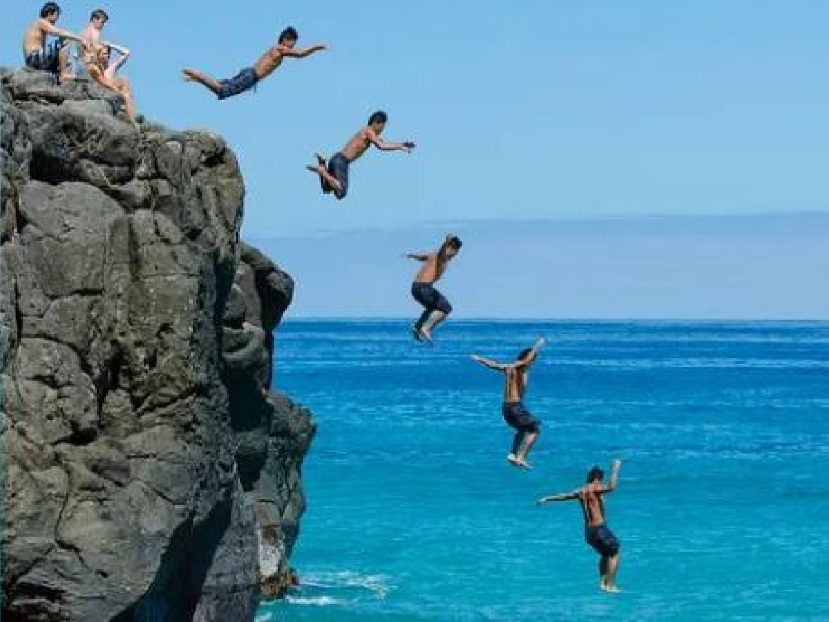 «Salviamo il lungomare di Napoli», 100 firme al soprintendente e a Giuli