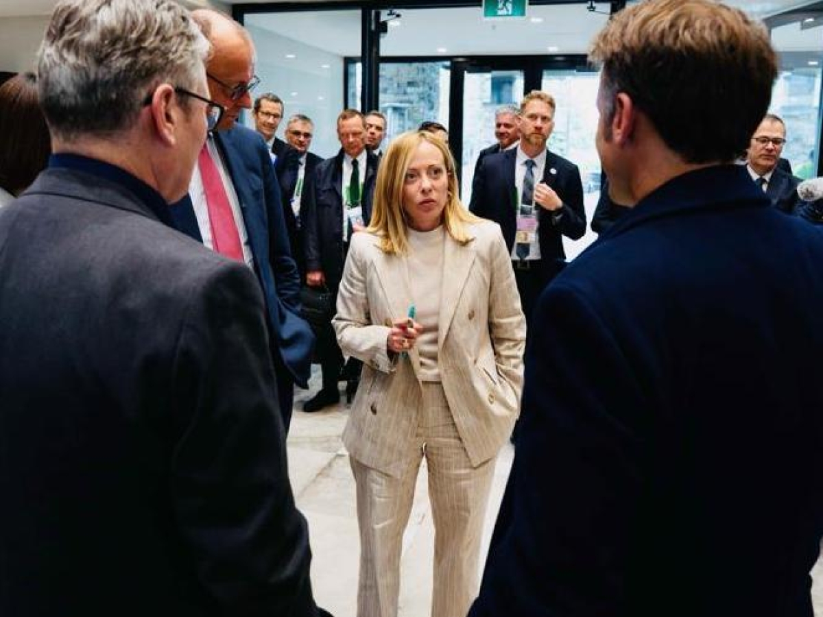 Meloni al G7, bilaterali con gli alleati Ue ma non con Trump. E lancia un’iniziativa per il cessate il fuoco a Gaza