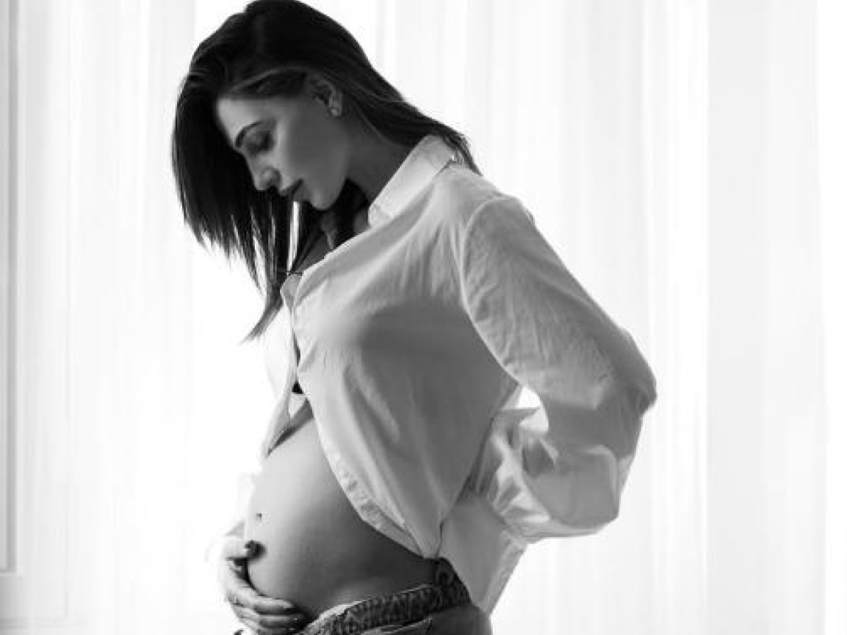 Anna Tatangelo è incinta, l'annuncio social: «Un altro nuovo inizio»