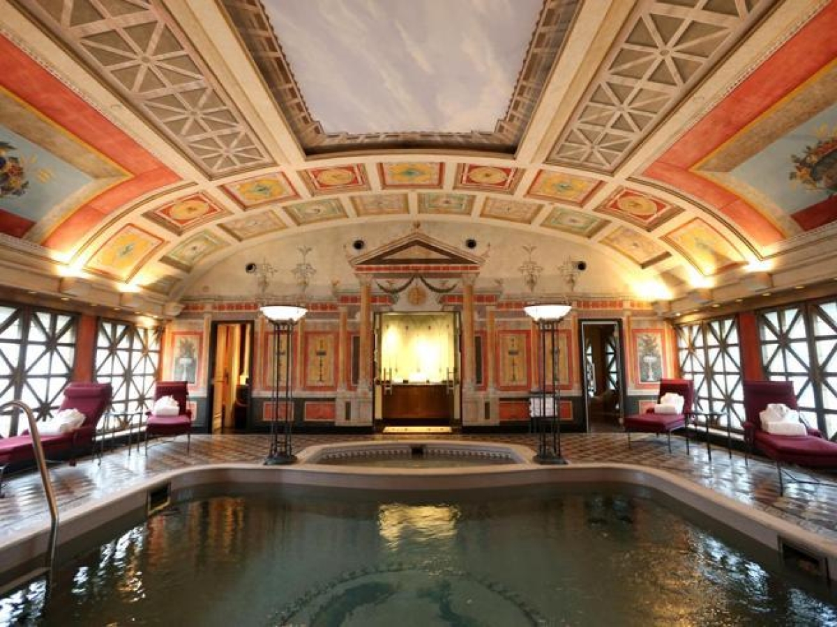 Hotel a Milano: aumentano i 4 e i 5 stelle, in calo gli alberghi più economici. Il boom degli affitti brevi che satura il mercato e la ricerca di clienti vip