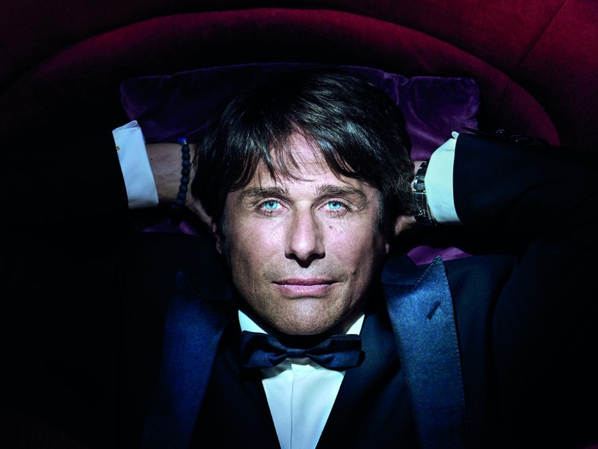 Intervista ad Antonio Conte: «Con il coltello nel calzino, in campo e nella vita. Non veder crescere mia figlia è stata una privazione» Intervista ad Antonio Conte: «Con il coltello nel calzino, in campo e nella vita. Non veder crescere mia figlia è stata una privazione»