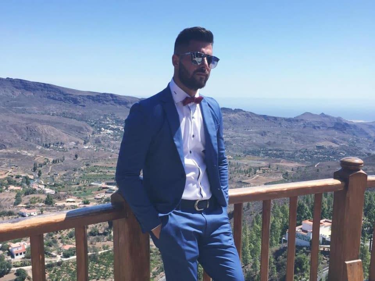 Incidente in Versilia, la sua moto finisce contro un furgone: muore a 32 anni