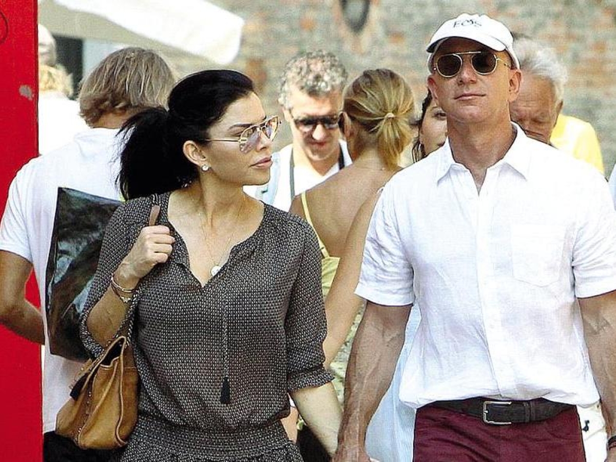 Jeff Bezos e Lauren Sánchez: Un Matrimonio da Favola a Venezia con 90 Jet Privati e un Esercito di Ex Marines!