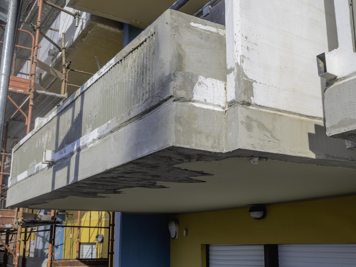 Rifacimento dei balconi, paga il condominio o il proprietario? La risposta su Chiedi all’esperto