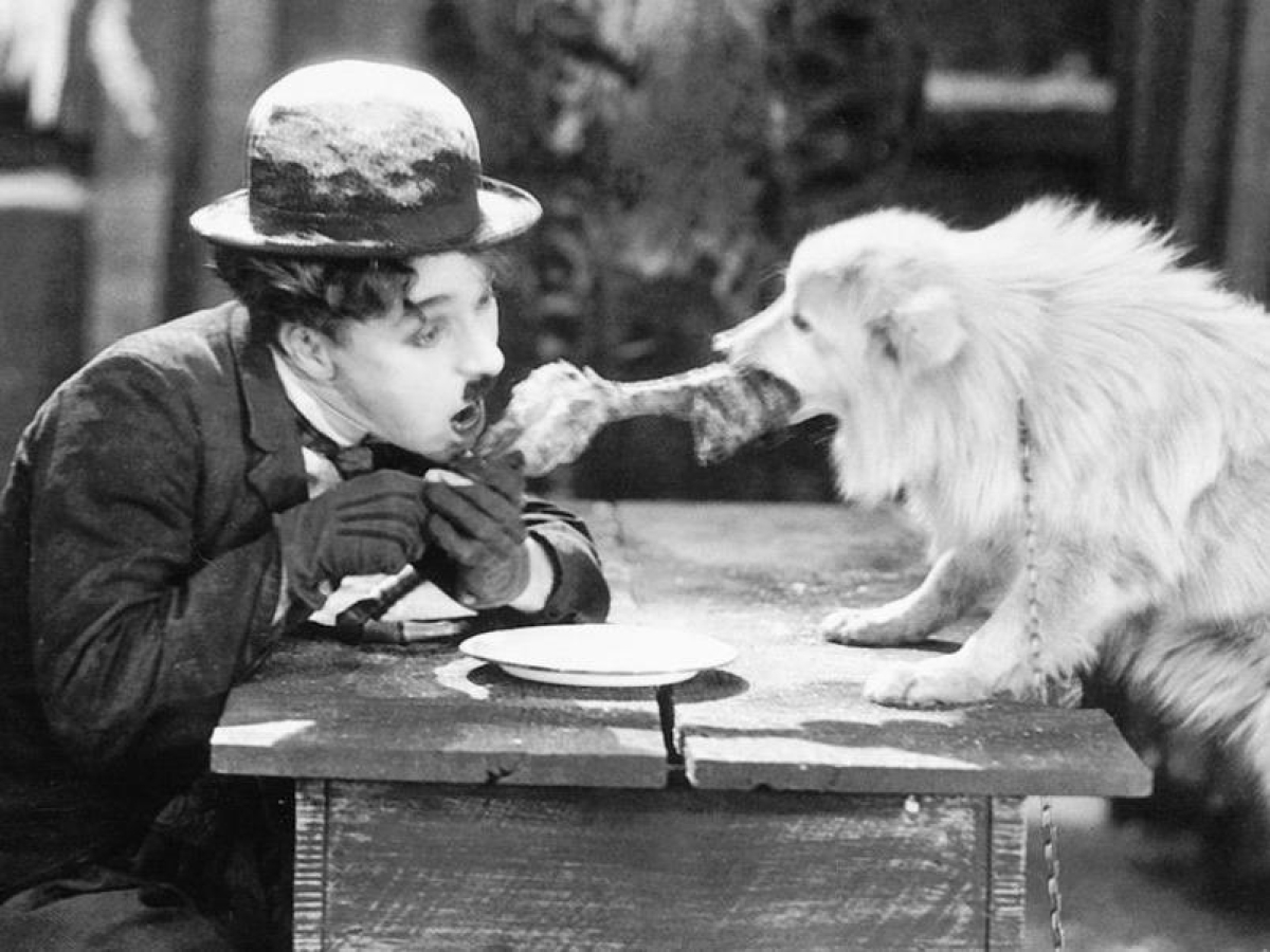 «La febbre dell'oro», la gentile utopia di Chaplin che basti un'anima a trasformare il mondo