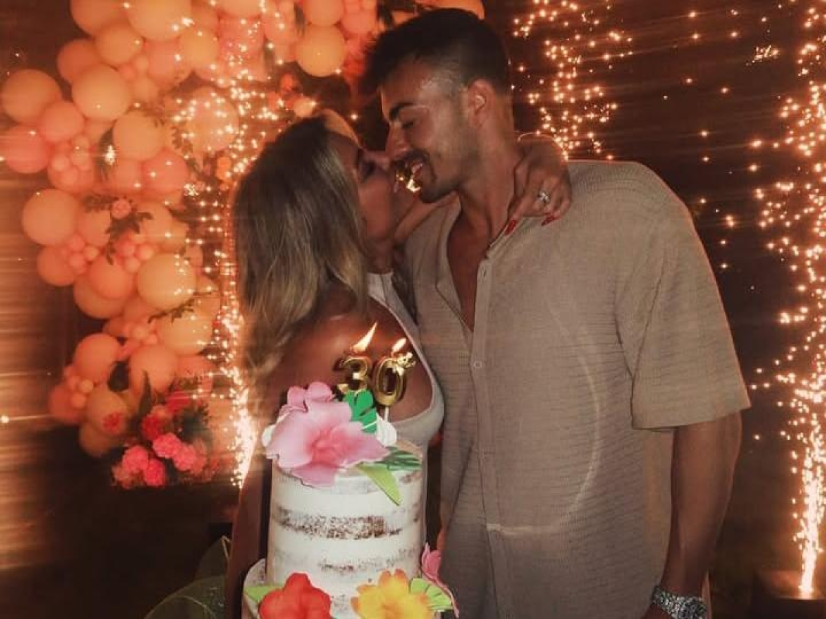 Ludovica Pagani e El Shaarawy, festa a sorpresa per i 30 anni: «Sento che qualcosa sta fiorendo»