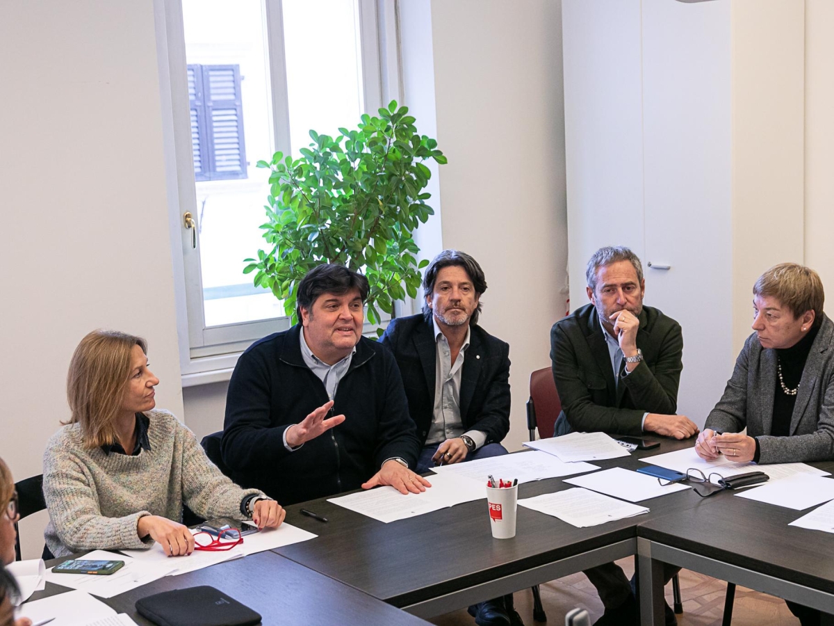 Manovra di bilancio, opposizione all’attacco: «Presentata a tutti ma non a noi, provvedimento letto solo sui giornali»