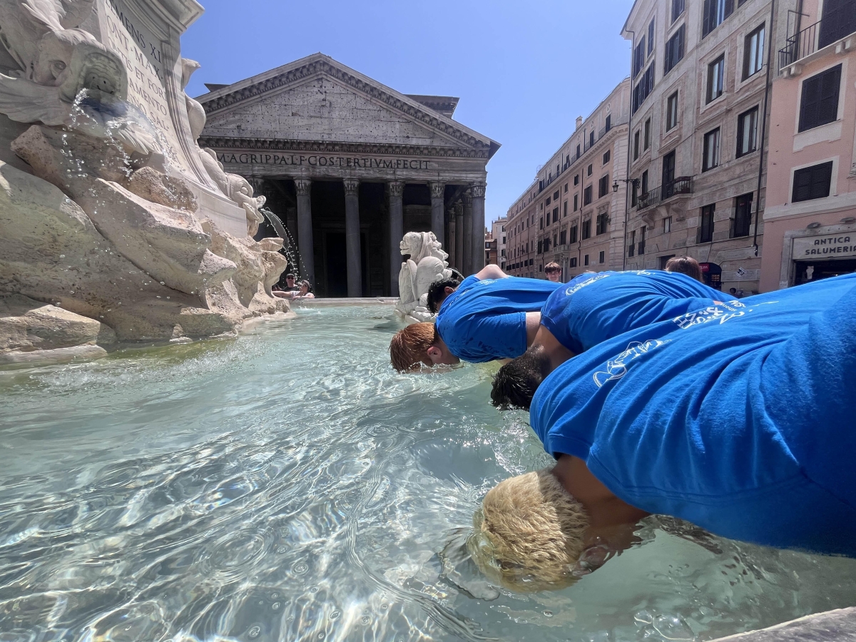 Roma, piano d'emergenza per il caldo torrido: controlli rinforzati vicino alle fontane