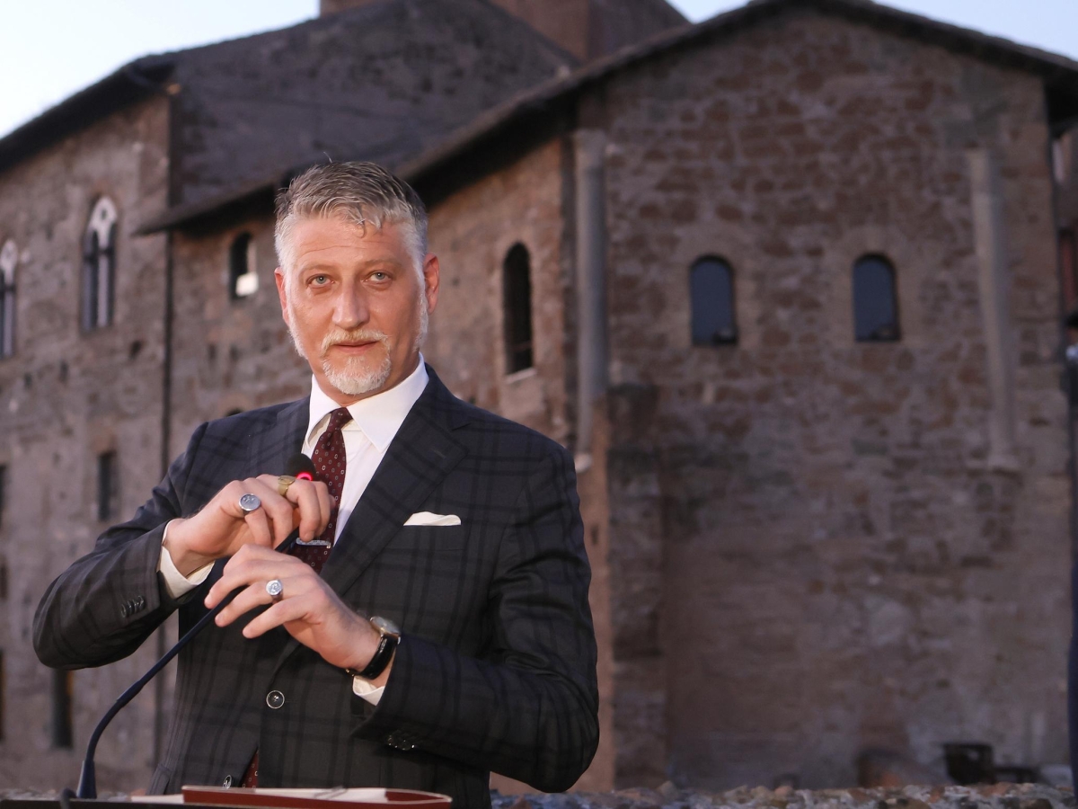 Premio Strega, il ministro Giuli: «Non sarò alla finale. E quest'anno non ho neanche ricevuto i libri. Sono diventato un nemico della domenica»