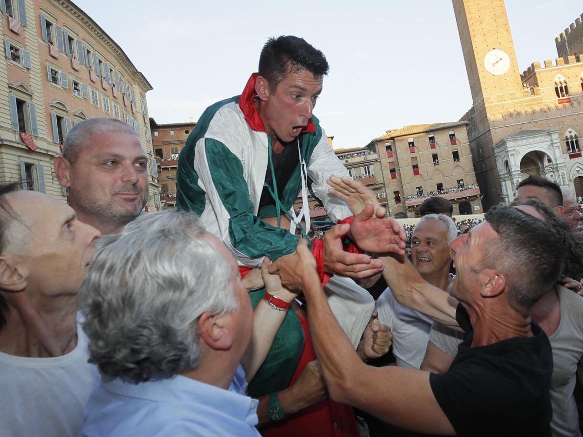 Tittia, il pigliatutto del Palio: ne ha vinti 6 degli ultimi 9. «Dicevano fossi finito, a Siena si chiacchiera e si critica»