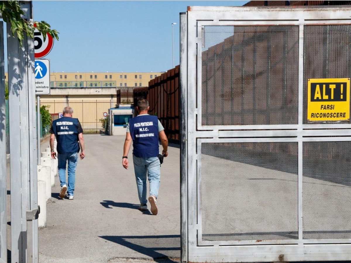 Carcere di Prato, detenuto trovato morto in isolamento: disposta l'autopsia