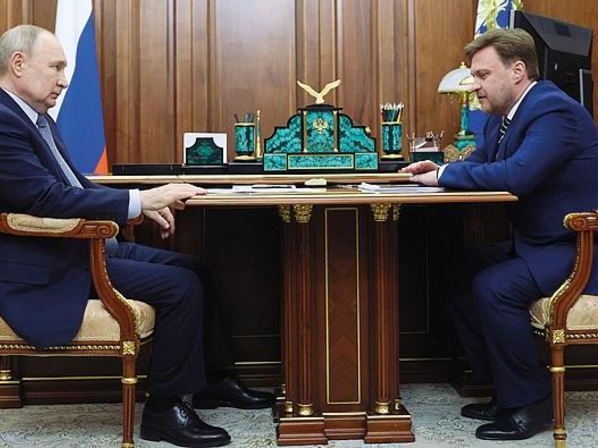 Armi Usa all'Ucraina, l'equilibrismo di Putin. Che non vuole rompere con Trump | Ma sul campo continua a colpire: missili su Kiev