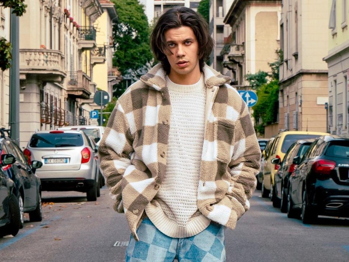 Michele Basile e il Karma del web: «Sono un attore di teatro, ma per vivere facevo il rider, il salumiere e i sondaggi a 3 euro l'ora. Ho scoperto i social per disperazione»